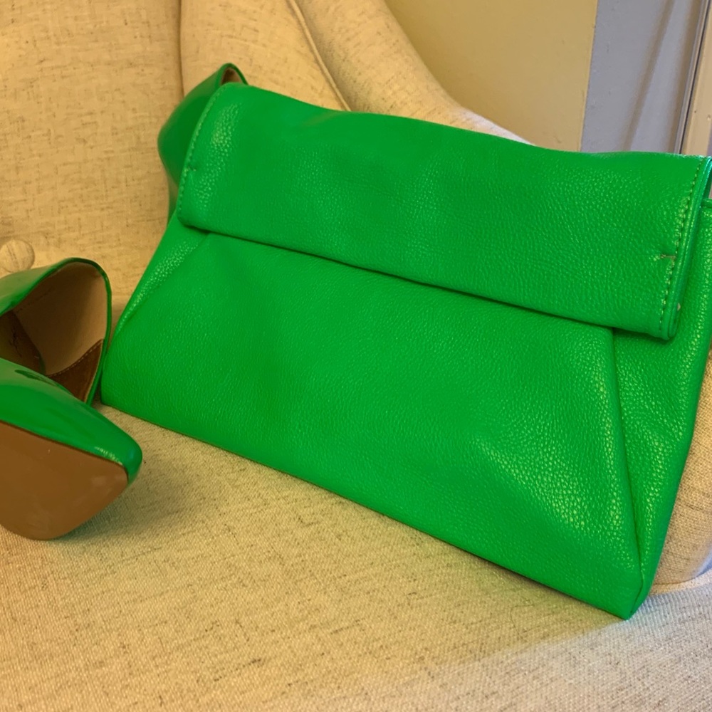 Bright Kelly Green Purse NWT (Clutch)